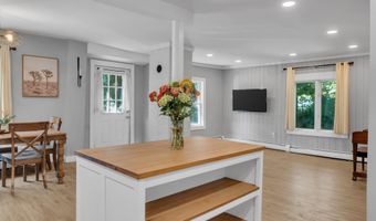 24 Center St, Augusta, ME 04330