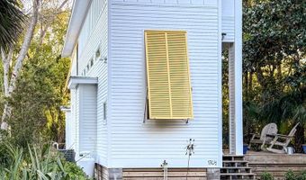 174 Dr Frederick S Humphries St, Apalachicola, FL 32320
