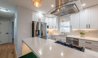 719 Webster St, Algonquin, IL 60102