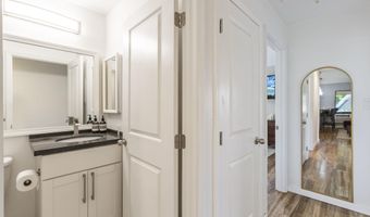 15 KULANIHAKOI St 12E, Kihei, HI 96753