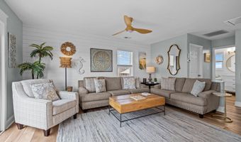 201 W Glenn St, Atlantic Beach, NC 28512