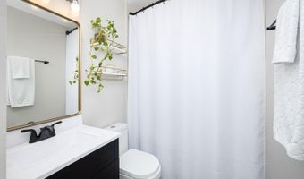 12 W Eden Ct, Ann Arbor, MI 48108