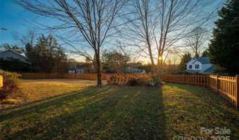 11 Forest Park Ln, Asheville, NC 28803