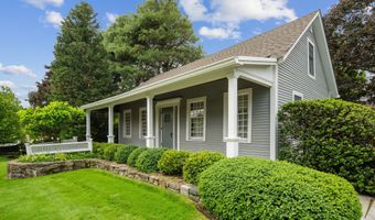 44 Hale Ln, Darien, CT 06820