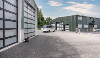 1079 Aquidneck Ave 2B, Middletown, RI 02842