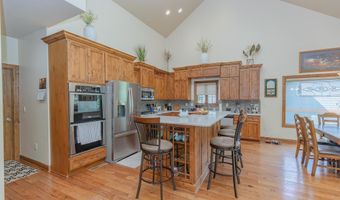 932 Emerald Pines Dr, Arnolds Park, IA 51331