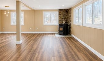 74 Blairwood Ln, Albrightsville, PA 18210