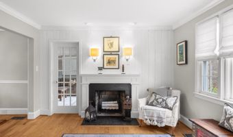 4004 ESTABROOK Dr, Annandale, VA 22003