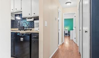 825 Valley Dr, Amherst, OH 44001