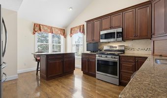 9 Pebble Beach Dr, Bedford, NH 03110