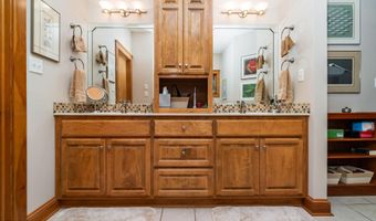 130 Willowbrook Dr, Arapahoe, NC 28510