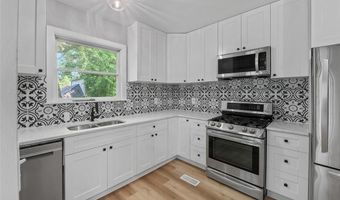 1228 Alton St, Alton, IL 62002