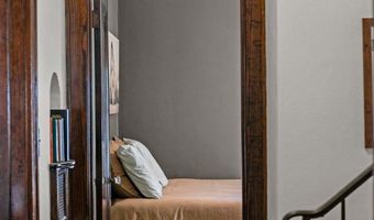 1613 N DIVISION St, Appleton, WI 54911