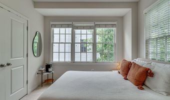 944 N COLUMBUS St, Alexandria, VA 22314