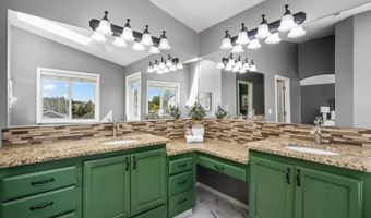 19157 GENTRY HIGHLANDS Ln, Oregon City, OR 97045