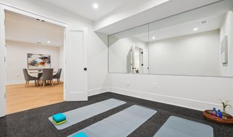 6508 CALLANDER Dr, Bethesda, MD 20817