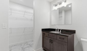 915 S Hudson Ave, Aurora, MO 65605