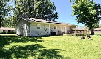 904 S Oak Ridge Dr, Aurora, MO 65605