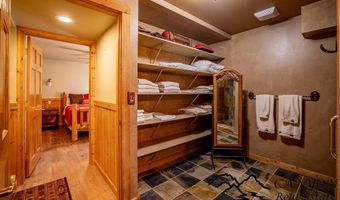 39 Moccasin Trl, Clark, WY 82435