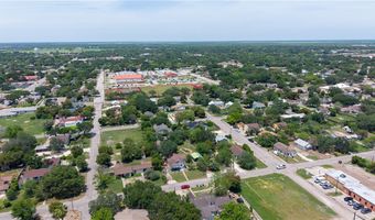 801 E 1st St, Alice, TX 78332