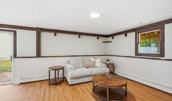 632 Raymond Rd, Chester, NH 03036