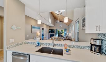 1705 PANSY Ct, Rockaway Beach, OR 97136