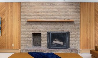 67 Daniel Dr, North Kingstown, RI 02852