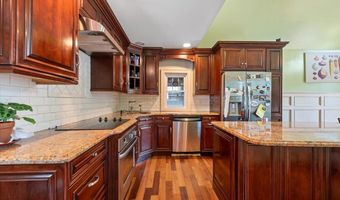 45 County Line Rd, Amityville, NY 11701