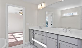 315 Queensferry Ln, Aberdeen, NC 28315