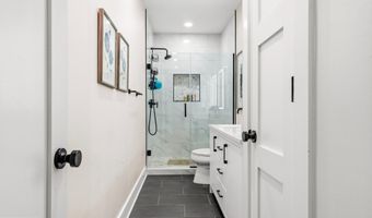 615 IRVING St NW 2, Washington, DC 20010