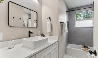 6927 FERN Ln, Annandale, VA 22003