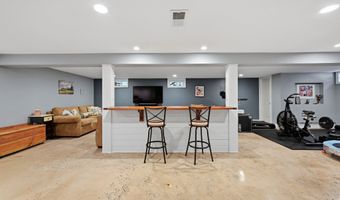 3 S Meadow Dr, Danbury, CT 06811
