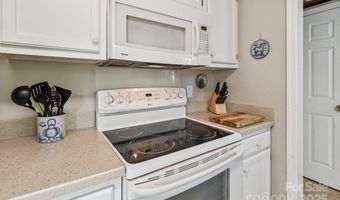 2 Westminster Dr, Asheville, NC 28804