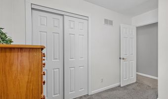2100 Searle St, Des Moines, IA 50317