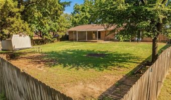112 Oak St, Arkoma, OK 74901