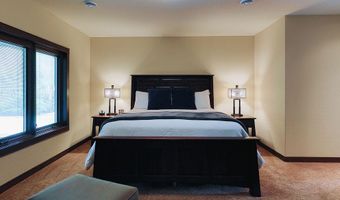 4114 Cochrane Pkwy, Ames, IA 50014