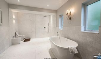 3 Highwood Pl, Alpine, NJ 07620