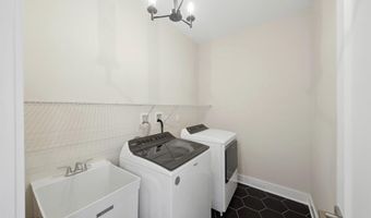 22 Waller Dr, Middletown, NJ 07748