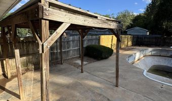 808 E Walnut St, Aurora, MO 65605