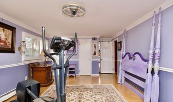 7052 WARDELL St, Annandale, VA 22003