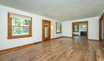 822 7th St, Ames, IA 50010