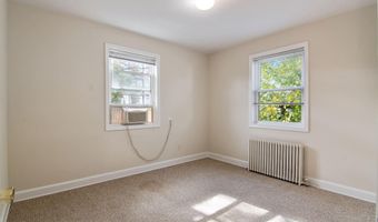1410 QUINN St 6, Arlington, VA 22209