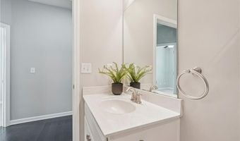 741 Topsail Ln, Alpharetta, GA 30005