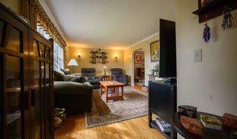 3 Old Dodgingtown Rd, Bethel, CT 06801