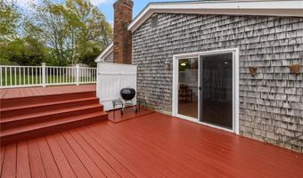 23 Algonquin Dr, Middletown, RI 02842