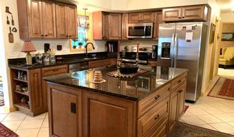 46 Club House Ln 9, Auburn, ME 04210