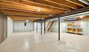 501 Nottingham Dr, Ballwin, MO 63011