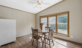 3017 118th St, Amana, IA 52203