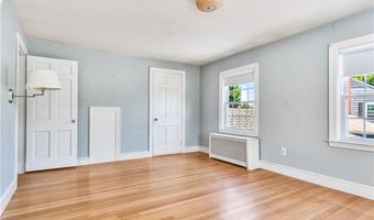 172 Hoyt Ave, East Providence, RI 02916