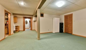 625 McKay Rd, Amsterdam, NY 12010